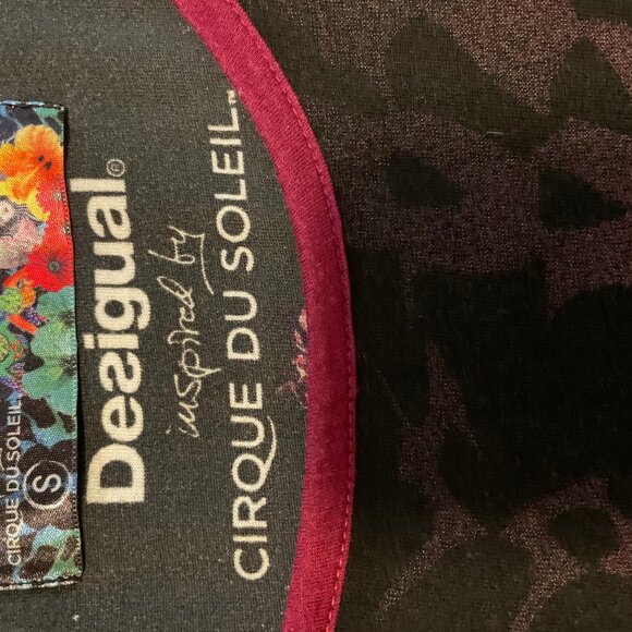 Desigual long sleeves top inspired by Circ du Soleil - Picture 3 of 4